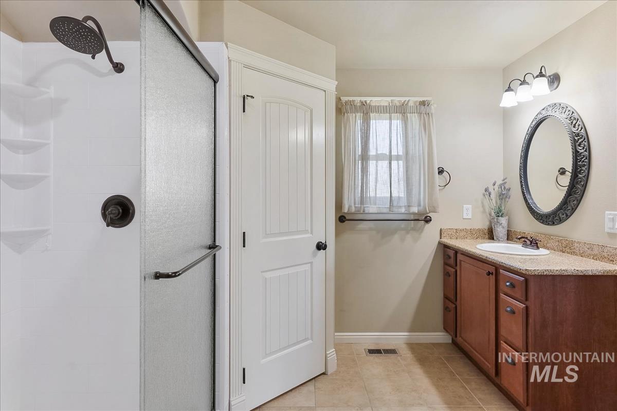 6100 SW Shady Ct., Mountain Home, Idaho 83647, 3 Bedrooms, 2.5 Bathrooms, Residential For Sale, Price $690,000,MLS 98984657