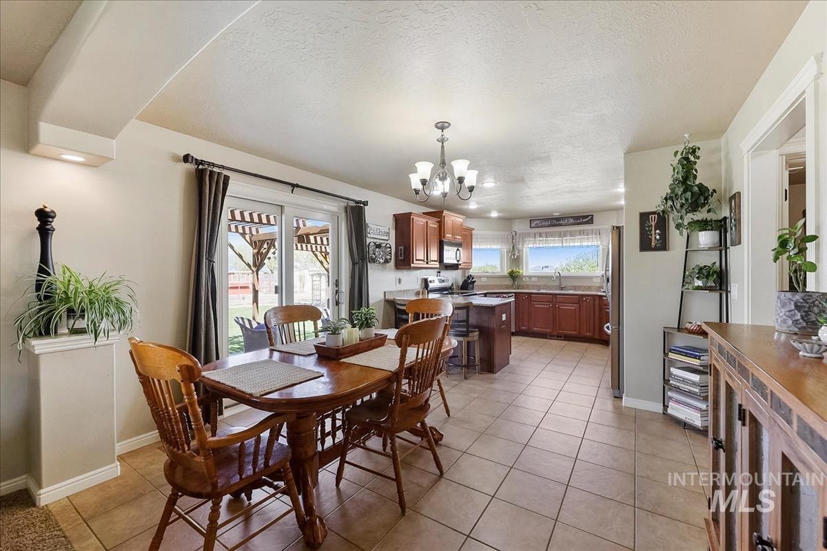 6100 SW Shady Ct., Mountain Home, Idaho 83647, 3 Bedrooms, 2.5 Bathrooms, Residential For Sale, Price $690,000,MLS 98984657