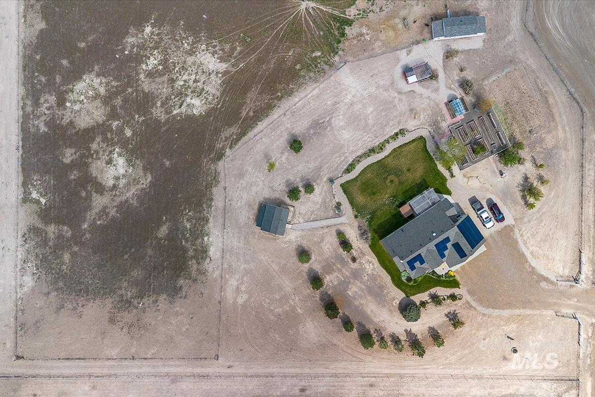 6100 SW Shady Ct., Mountain Home, Idaho 83647, 3 Bedrooms, 2.5 Bathrooms, Residential For Sale, Price $690,000,MLS 98984657