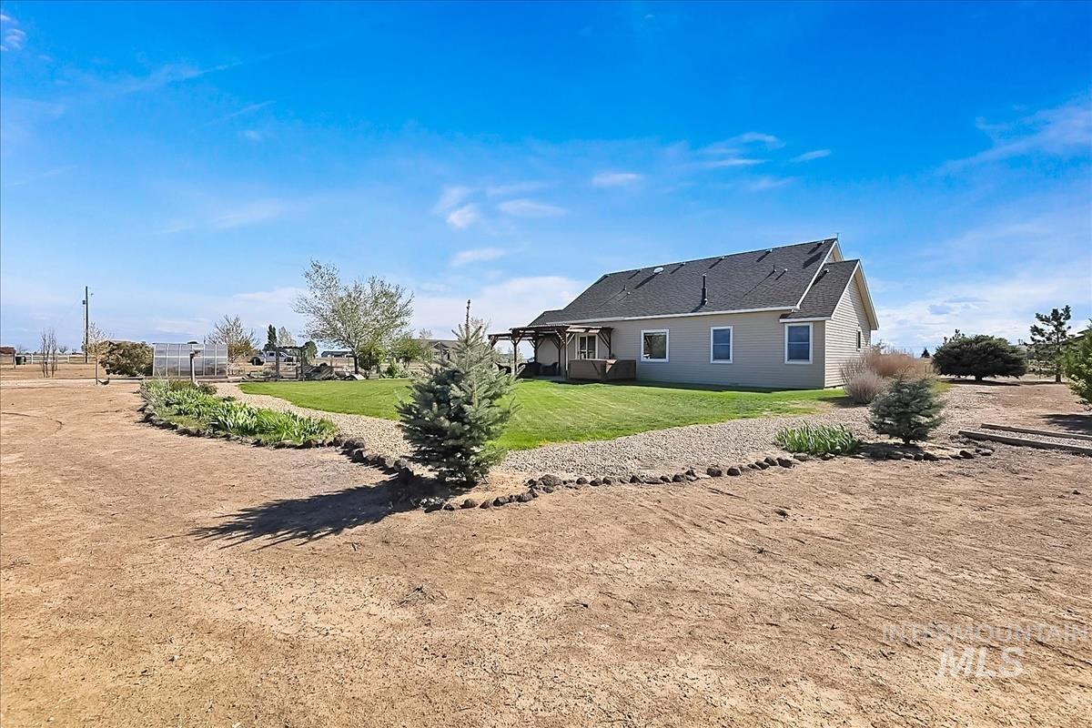 6100 SW Shady Ct., Mountain Home, Idaho 83647, 3 Bedrooms, 2.5 Bathrooms, Residential For Sale, Price $690,000,MLS 98984657