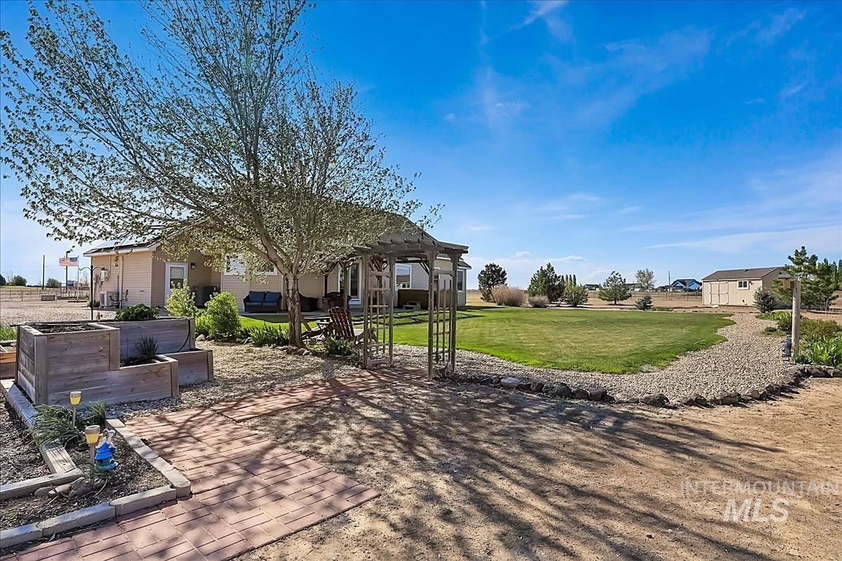 6100 SW Shady Ct., Mountain Home, Idaho 83647, 3 Bedrooms, 2.5 Bathrooms, Residential For Sale, Price $690,000,MLS 98984657