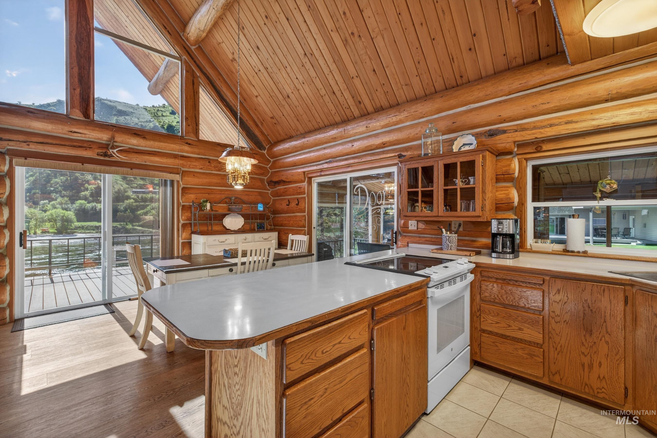 215 Doumecq Road, White Bird, Idaho 83554, 2 Bedrooms, 2 Bathrooms, Residential For Sale, Price $850,000,MLS 98984658