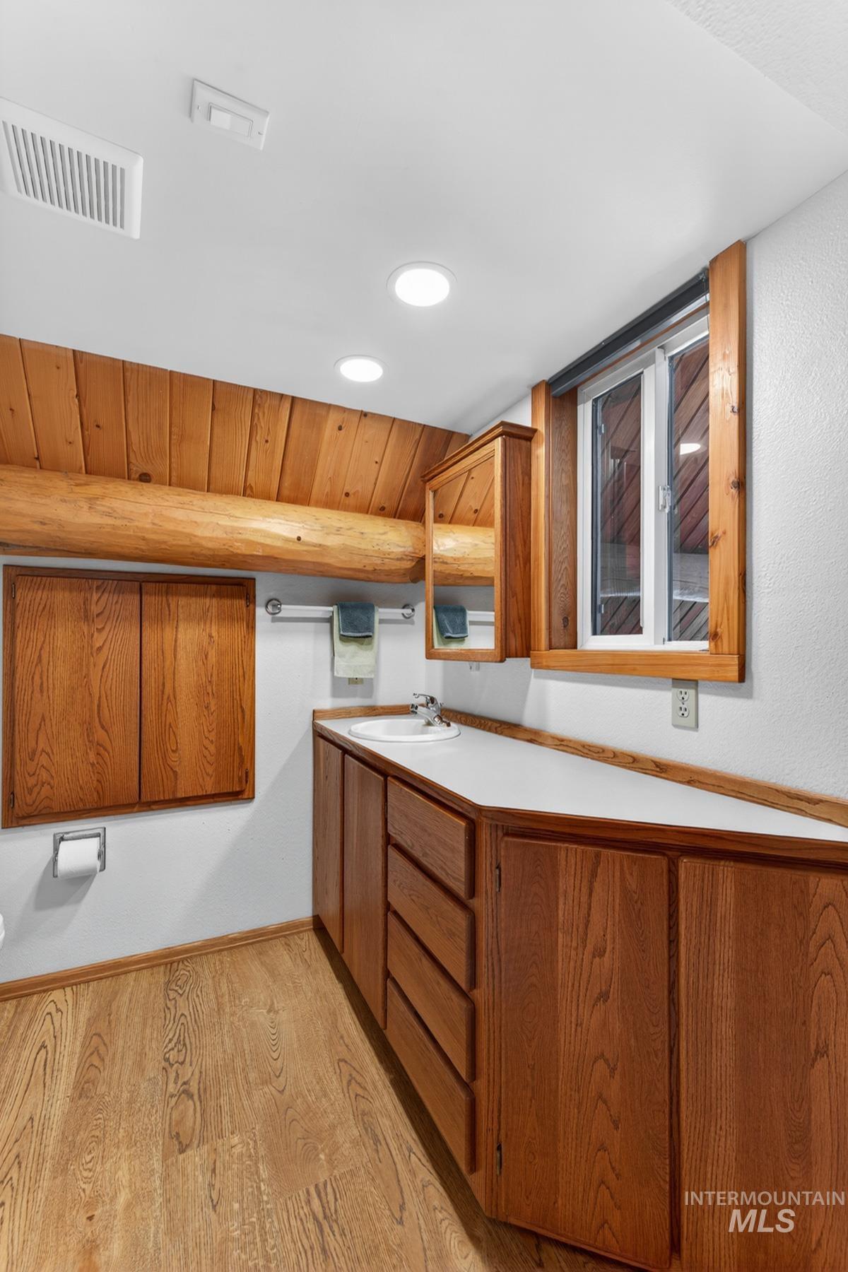215 Doumecq Road, White Bird, Idaho 83554, 2 Bedrooms, 2 Bathrooms, Residential For Sale, Price $850,000,MLS 98984658