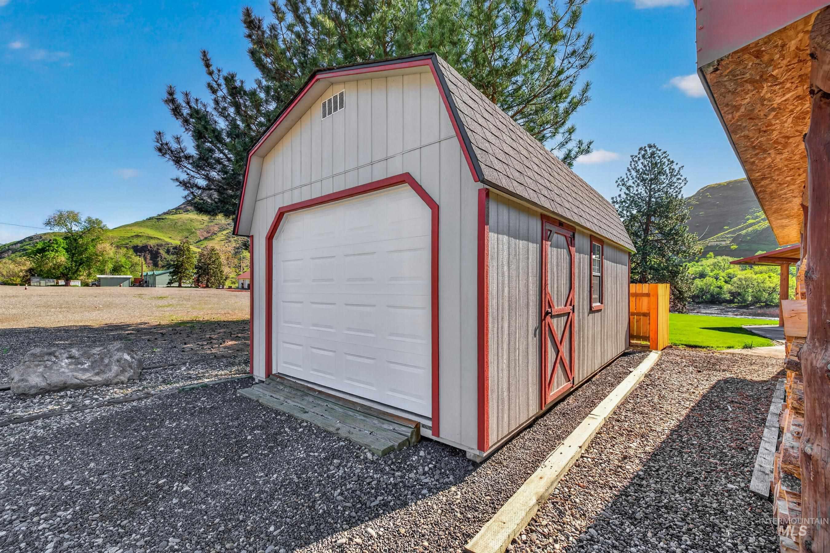 215 Doumecq Road, White Bird, Idaho 83554, 2 Bedrooms, 2 Bathrooms, Residential For Sale, Price $850,000,MLS 98984658