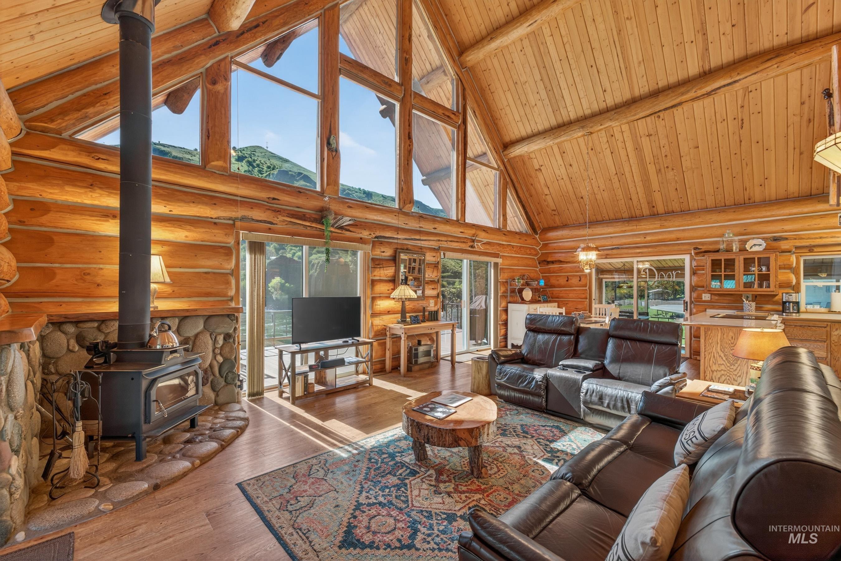 215 Doumecq Road, White Bird, Idaho 83554, 2 Bedrooms, 2 Bathrooms, Residential For Sale, Price $850,000,MLS 98984658