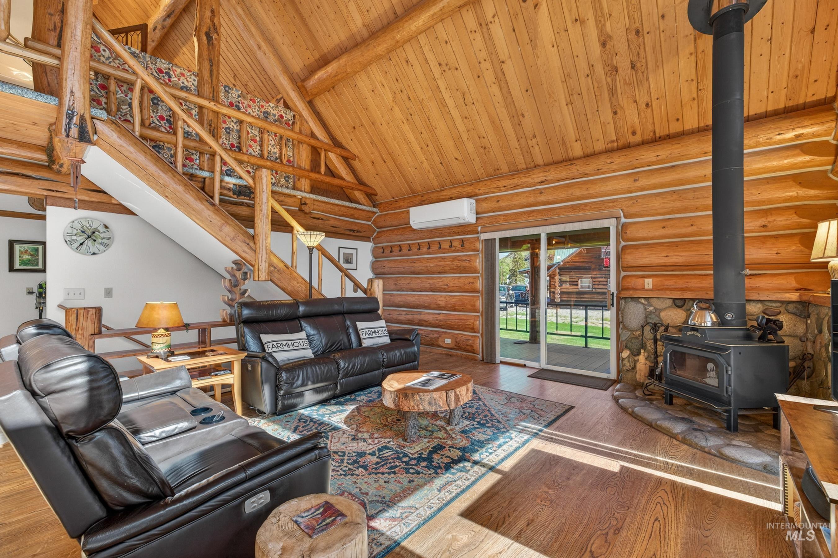 215 Doumecq Road, White Bird, Idaho 83554, 2 Bedrooms, 2 Bathrooms, Residential For Sale, Price $850,000,MLS 98984658