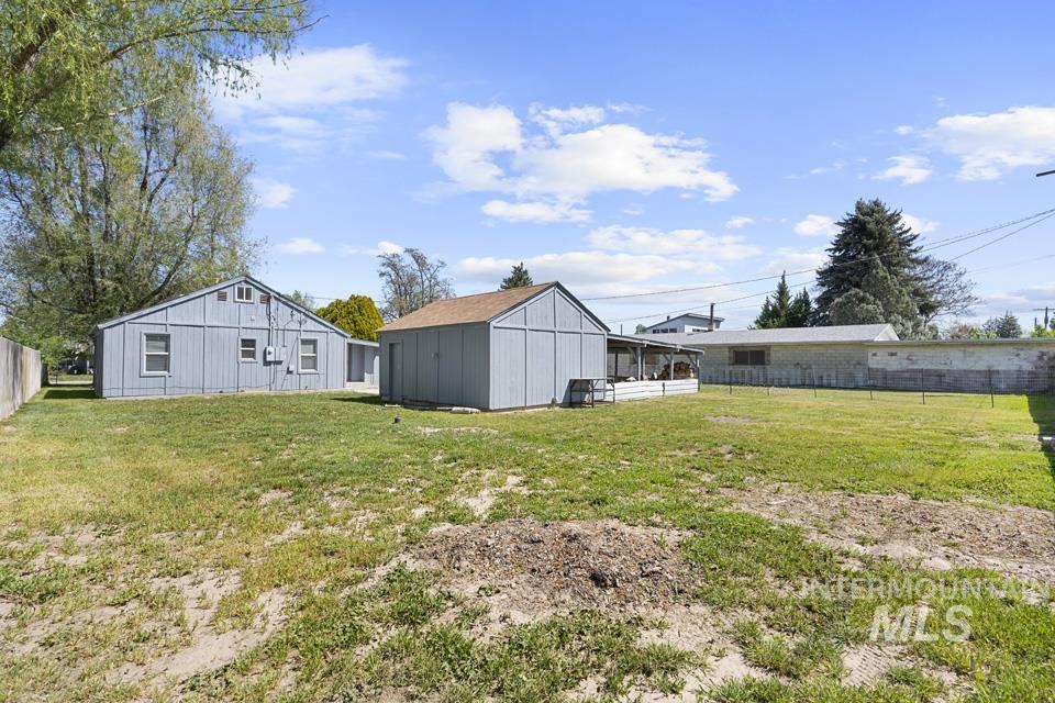 215 W Arizona Ave, Homedale, Idaho 83628-0000, 3 Bedrooms, 1 Bathroom, Residential For Sale, Price $275,000,MLS 98984659