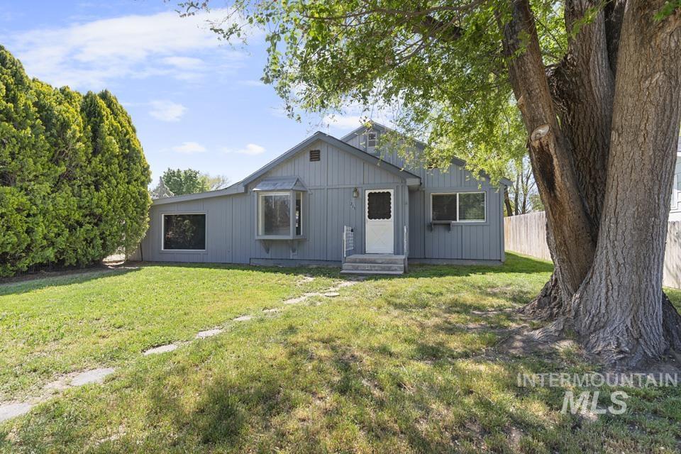 215 W Arizona Ave, Homedale, Idaho 83628-0000, 3 Bedrooms, 1 Bathroom, Residential For Sale, Price $275,000,MLS 98984659