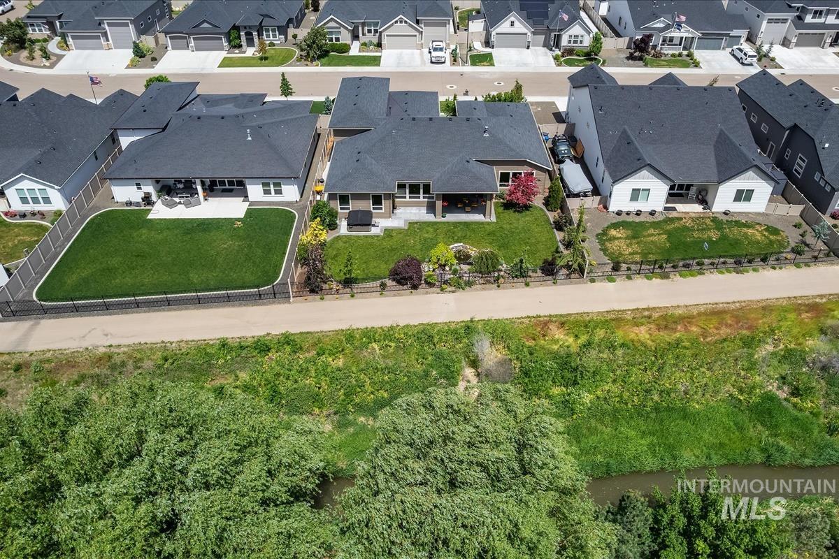 8833 E Hyacinth St, Nampa, Idaho 83687, 3 Bedrooms, 3.5 Bathrooms, Residential For Sale, Price $864,900, 98984666
