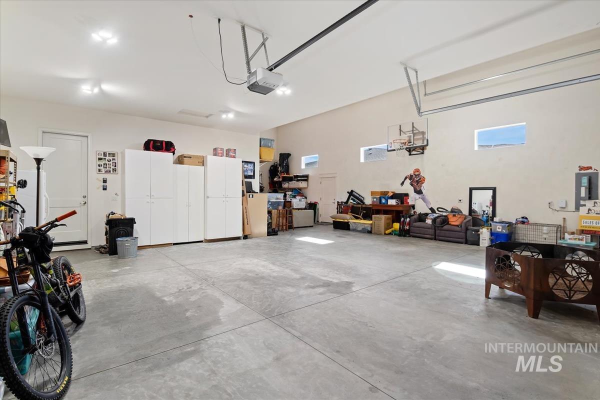 8833 E Hyacinth St, Nampa, Idaho 83687, 3 Bedrooms, 3.5 Bathrooms, Residential For Sale, Price $864,900, 98984666