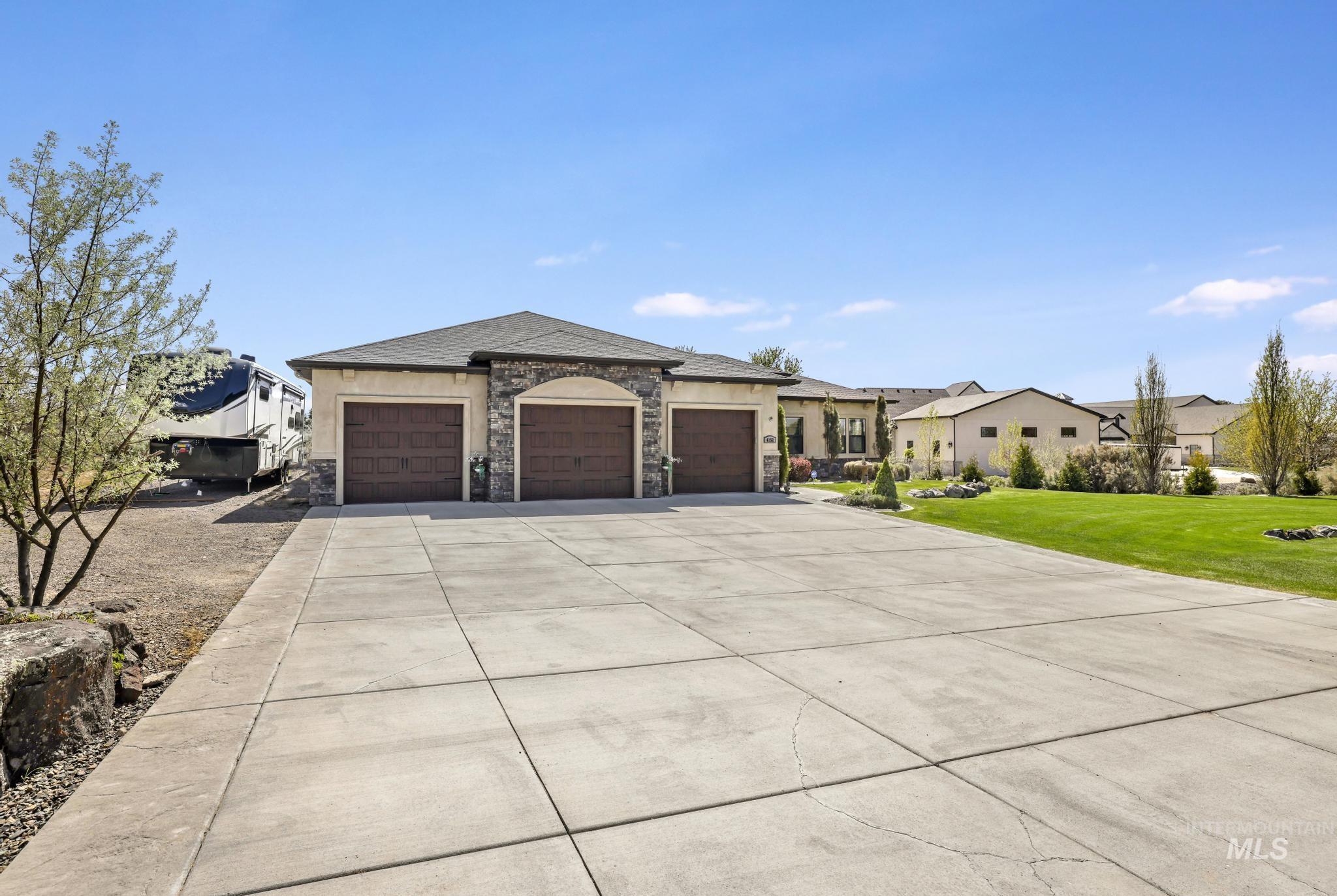 4152 N Meadow Ridge Cir, Twin Falls, Idaho 83301-8145, 3 Bedrooms, 2 Bathrooms, Residential For Sale, Price $824,995,MLS 98984669