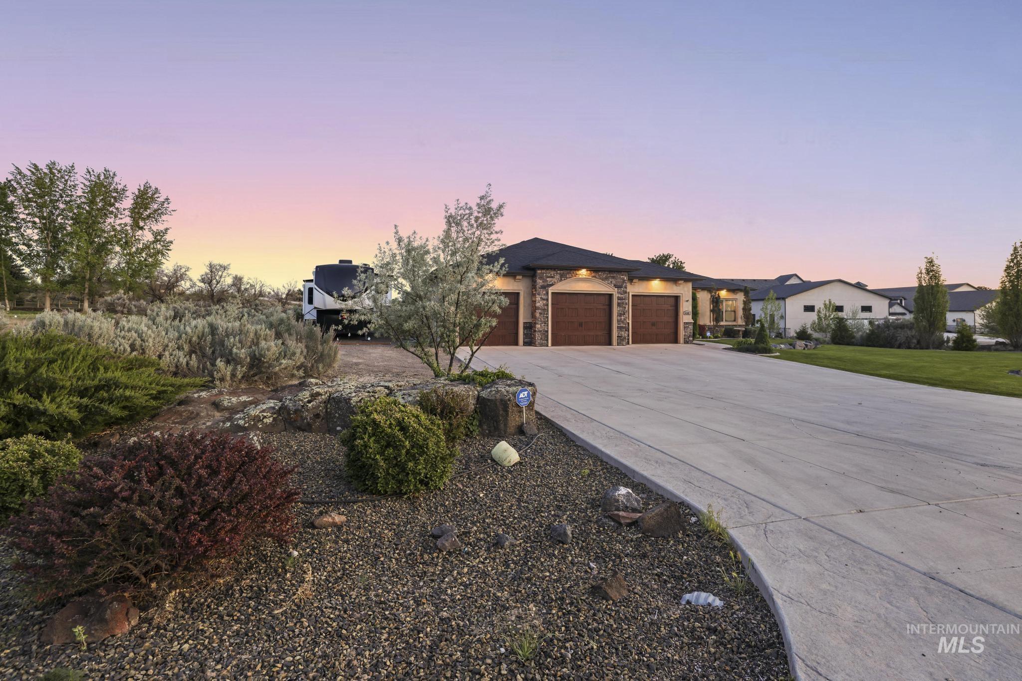 4152 N Meadow Ridge Cir, Twin Falls, Idaho 83301-8145, 3 Bedrooms, 2 Bathrooms, Residential For Sale, Price $799,000, 98984669