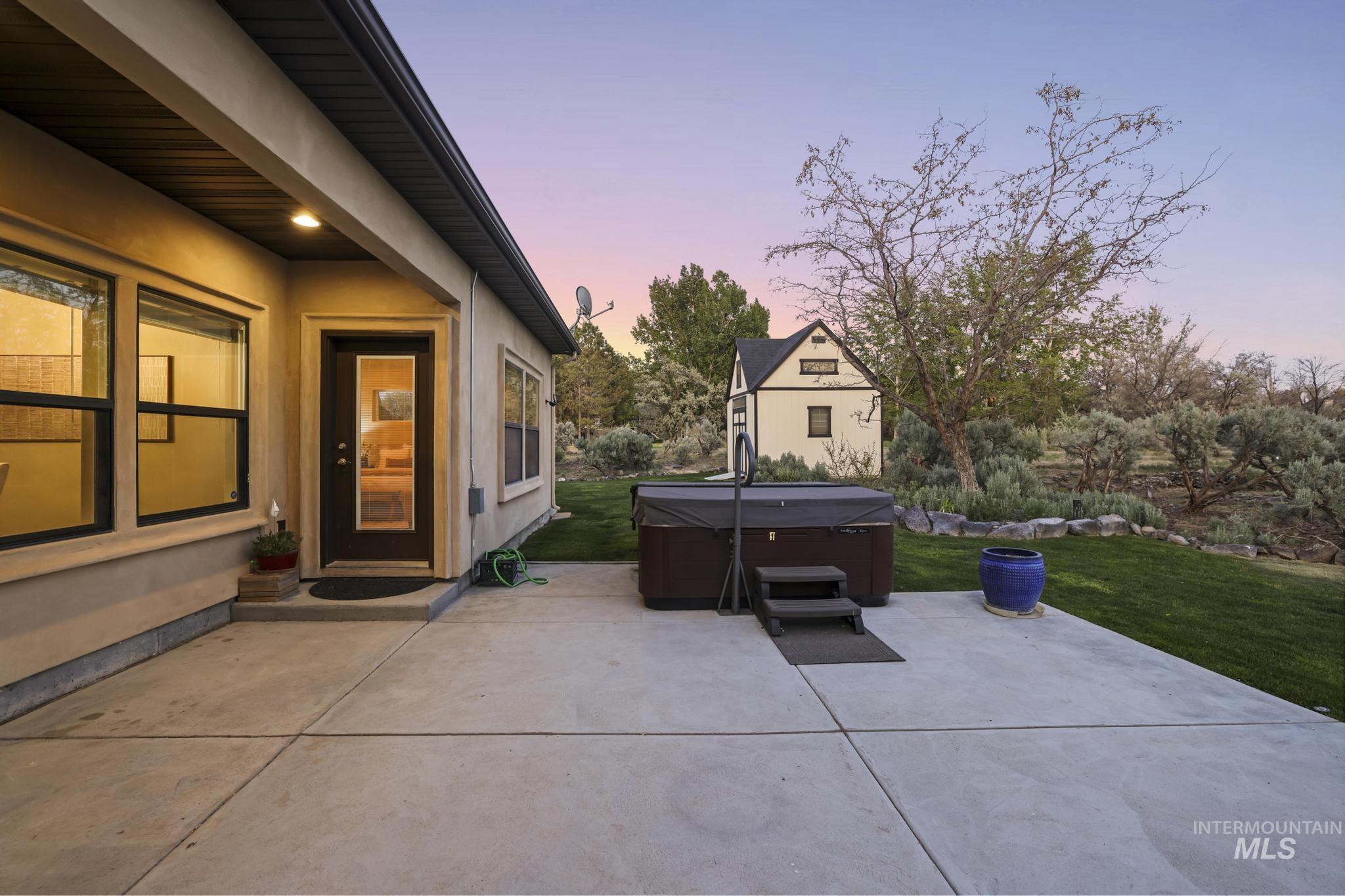 4152 N Meadow Ridge Cir, Twin Falls, Idaho 83301-8145, 3 Bedrooms, 2 Bathrooms, Residential For Sale, Price $799,000, 98984669