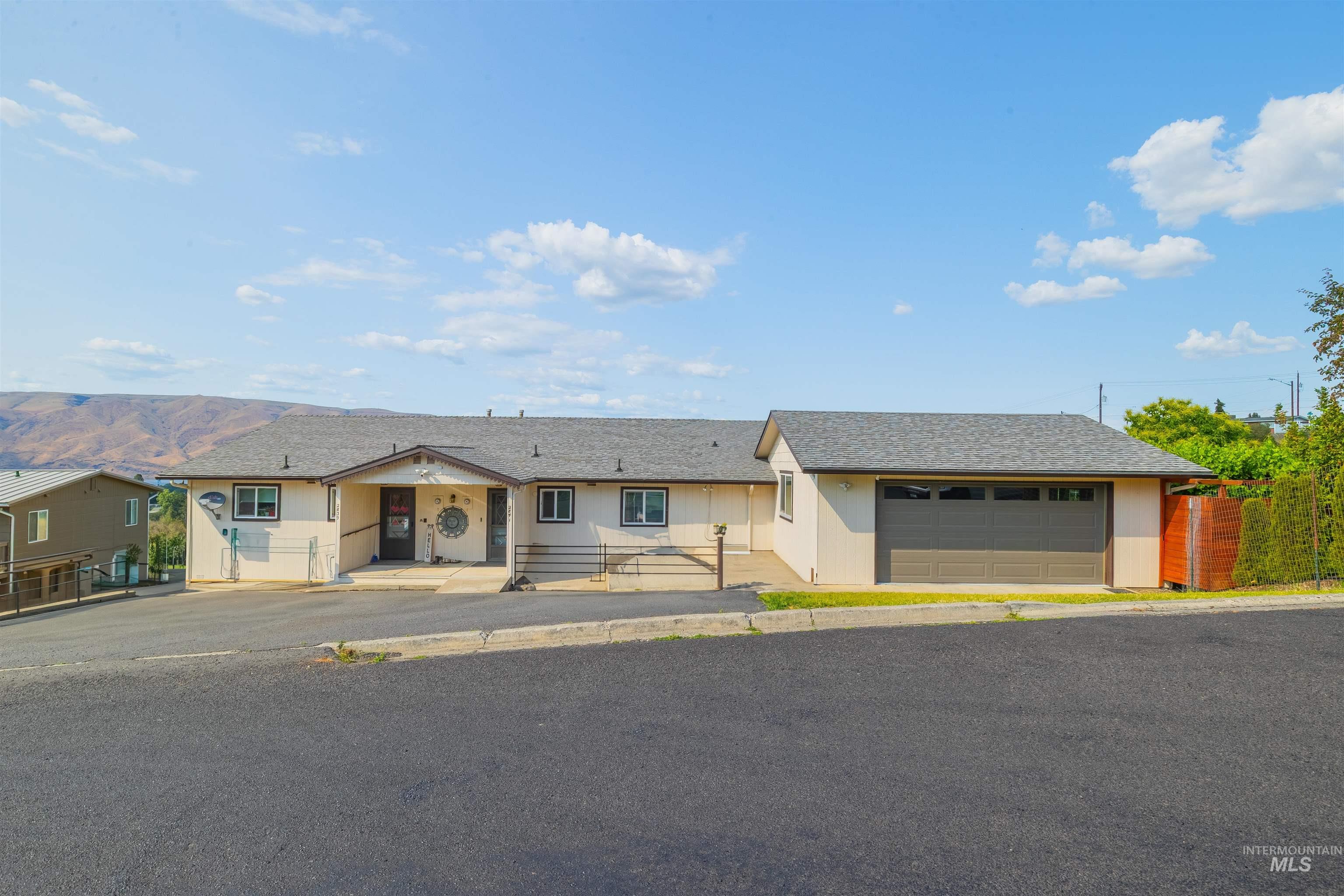 2841 Mayfair Dr, Lewiston, Idaho 83501, 3 Bedrooms, 3 Bathrooms, Residential Income For Sale, Price $615,000, 98984673