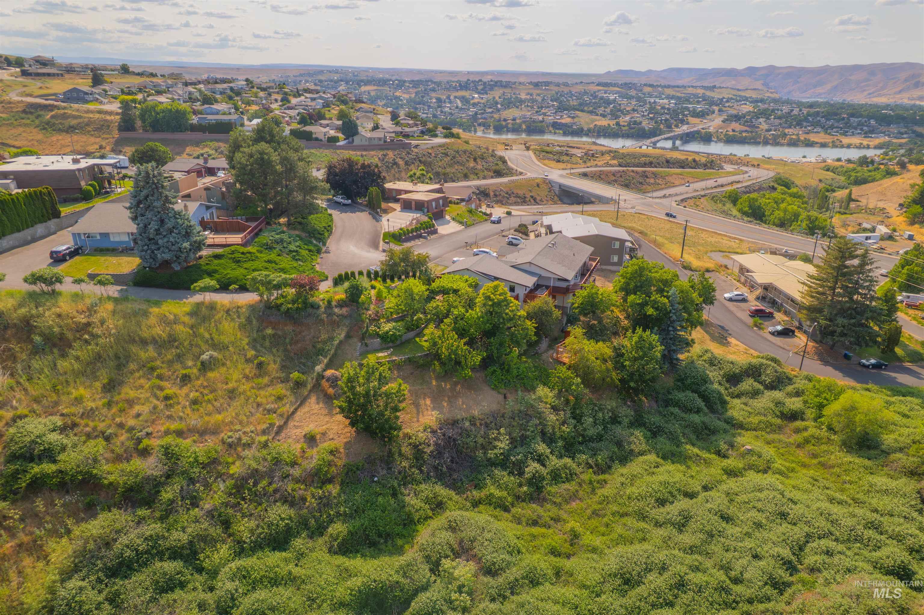 2841 Mayfair Dr, Lewiston, Idaho 83501, 3 Bedrooms, 3 Bathrooms, Residential Income For Sale, Price $615,000, 98984673