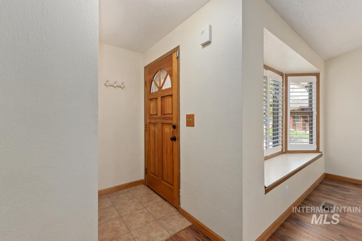 2715 Twilight St, Caldwell, Idaho 83605, 3 Bedrooms, 2 Bathrooms, Residential For Sale, Price $347,900,MLS 98984675