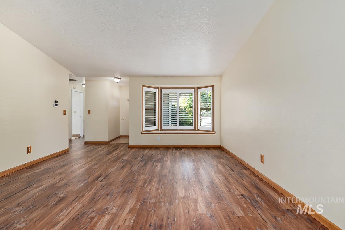 2715 Twilight St, Caldwell, Idaho 83605, 3 Bedrooms, 2 Bathrooms, Residential For Sale, Price $347,900,MLS 98984675