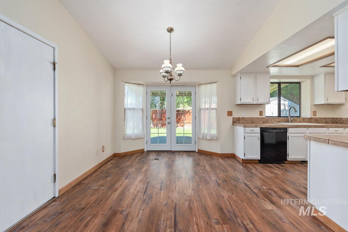 2715 Twilight St, Caldwell, Idaho 83605, 3 Bedrooms, 2 Bathrooms, Residential For Sale, Price $347,900,MLS 98984675