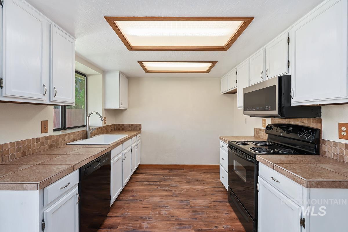 2715 Twilight St, Caldwell, Idaho 83605, 3 Bedrooms, 2 Bathrooms, Residential For Sale, Price $347,900,MLS 98984675