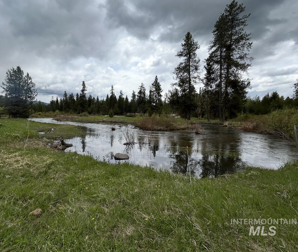 35 Atkin Lane, Cascade, Idaho 83611, 2 Bedrooms, 2 Bathrooms, Residential For Sale, Price $495,900,MLS 98984676