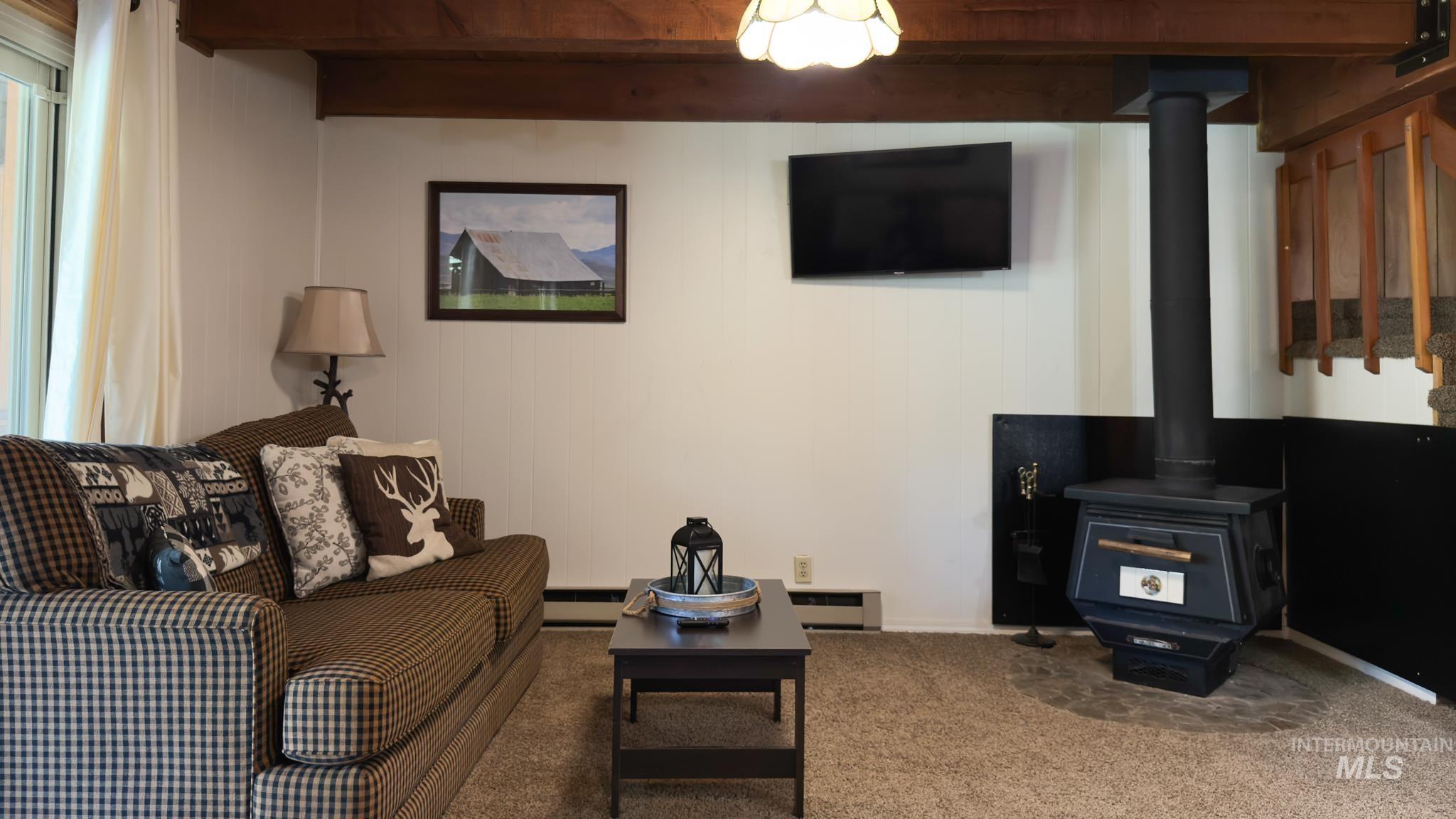 33 Sunrise Drive, Garden Valley, Idaho 83622, 2 Bedrooms, 1.5 Bathrooms, Residential For Sale, Price $349,988,MLS 98984677