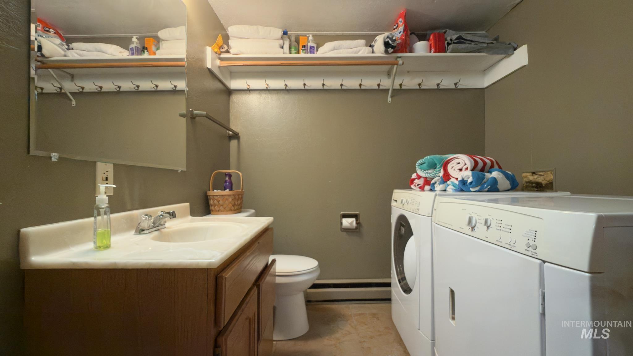 33 Sunrise Drive, Garden Valley, Idaho 83622, 2 Bedrooms, 1.5 Bathrooms, Residential For Sale, Price $349,988,MLS 98984677