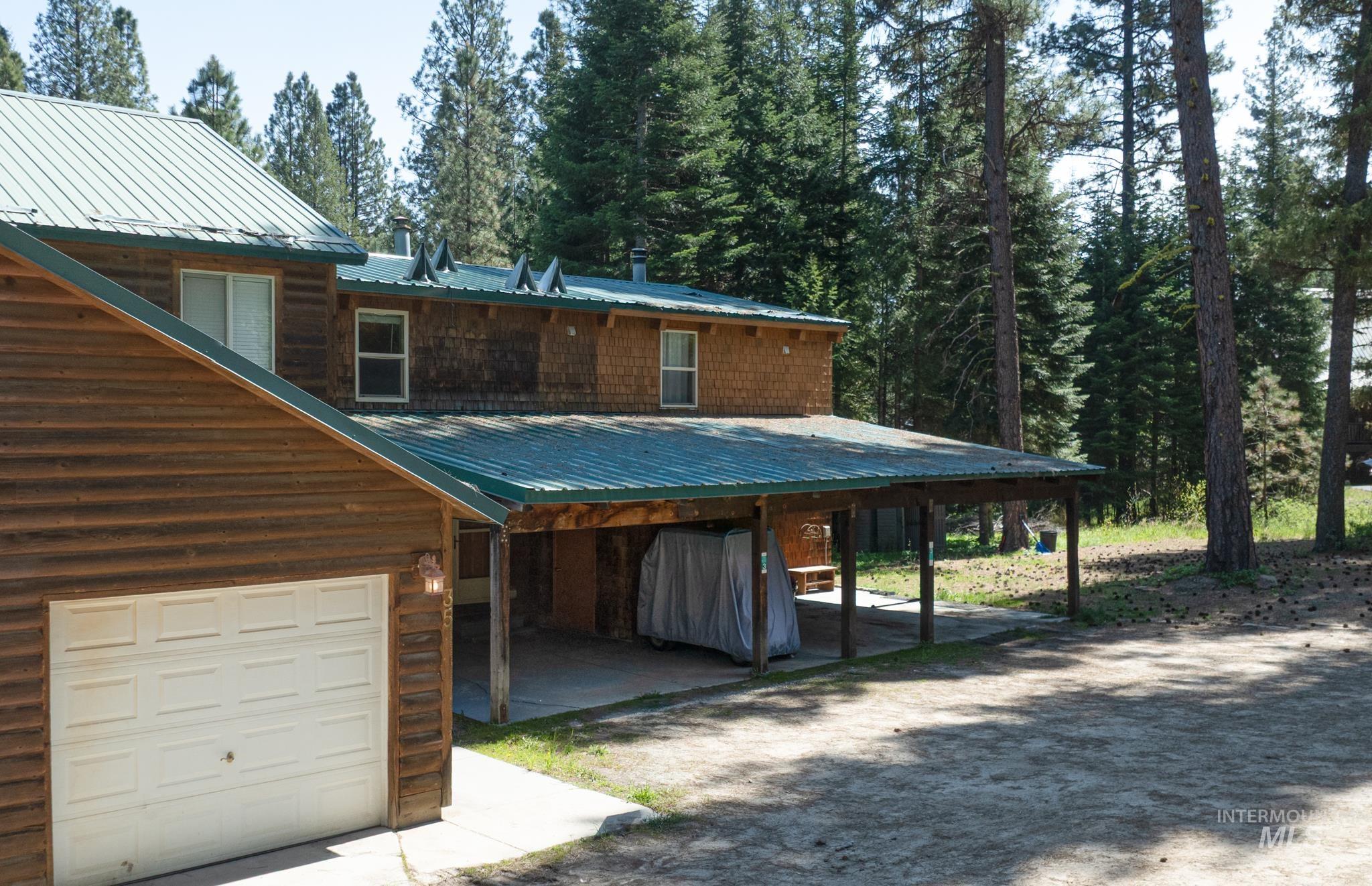 33 Sunrise Drive, Garden Valley, Idaho 83622, 2 Bedrooms, 1.5 Bathrooms, Residential For Sale, Price $349,988,MLS 98984677
