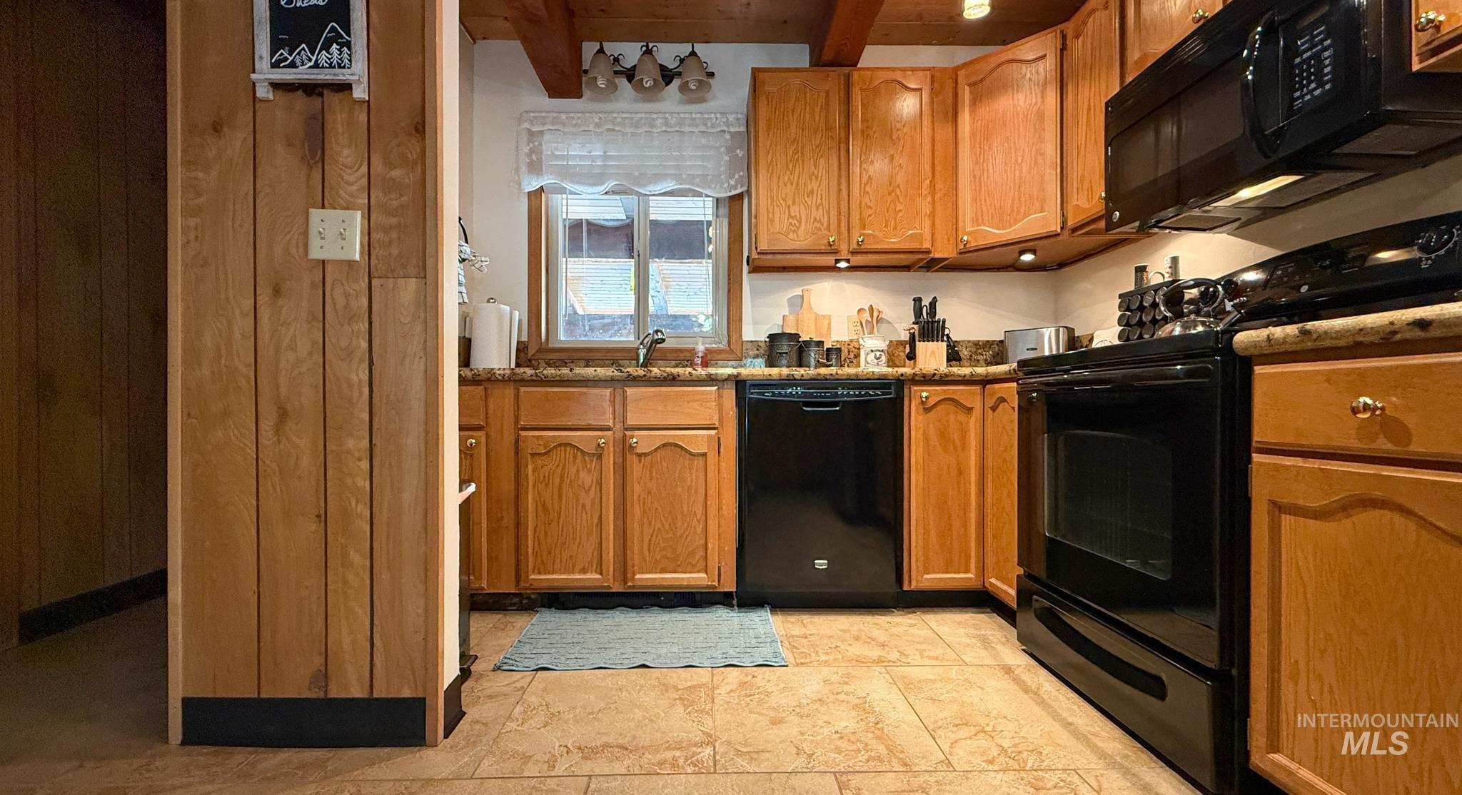 33 Sunrise Drive, Garden Valley, Idaho 83622, 2 Bedrooms, 1.5 Bathrooms, Residential For Sale, Price $349,988,MLS 98984677