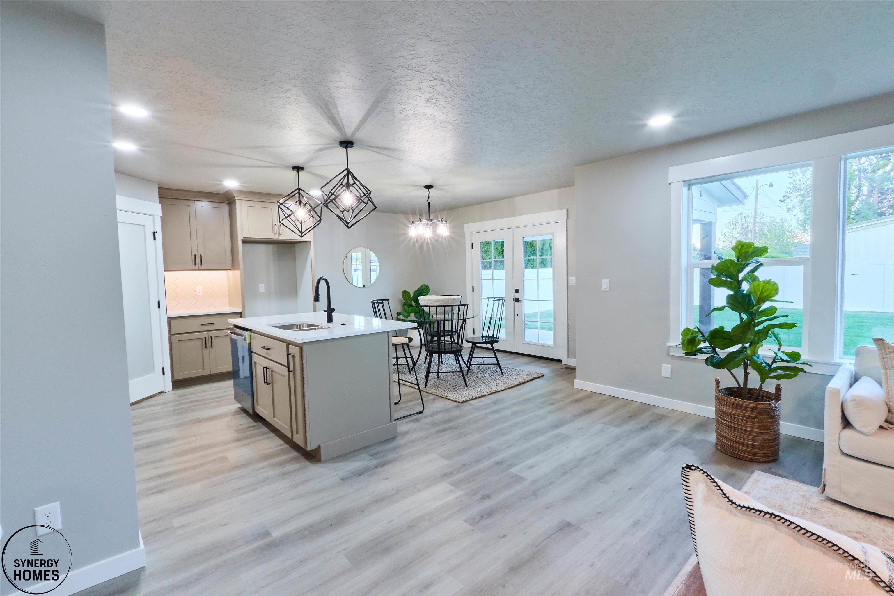 934 S Almond St, Nampa, Idaho 83686, 3 Bedrooms, 2.5 Bathrooms, Residential For Sale, Price $519,000,MLS 98984680