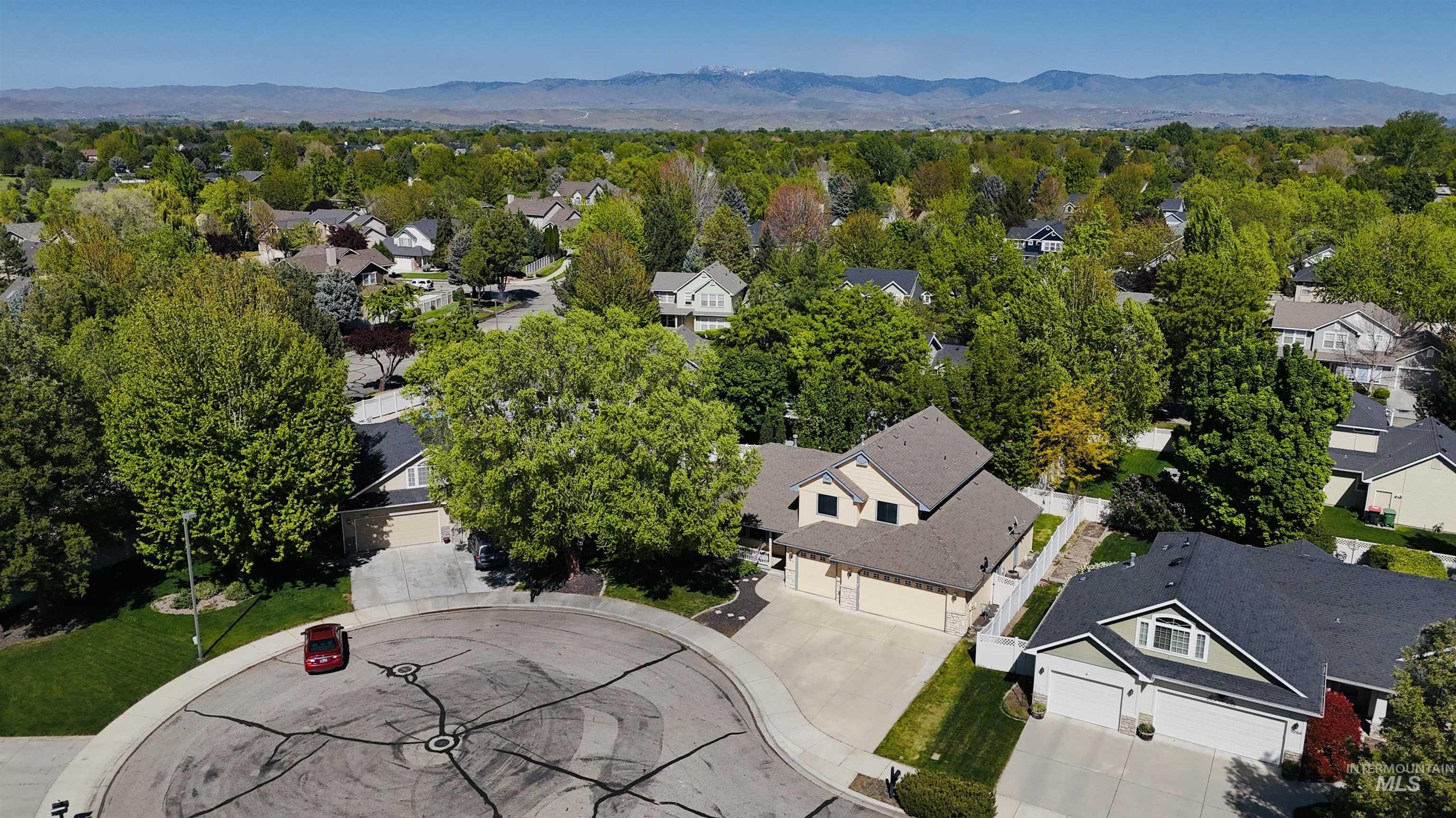 5292 N Bach Pl., Meridian, Idaho 83646, 4 Bedrooms, 3 Bathrooms, Residential For Sale, Price $535,000,MLS 98984683