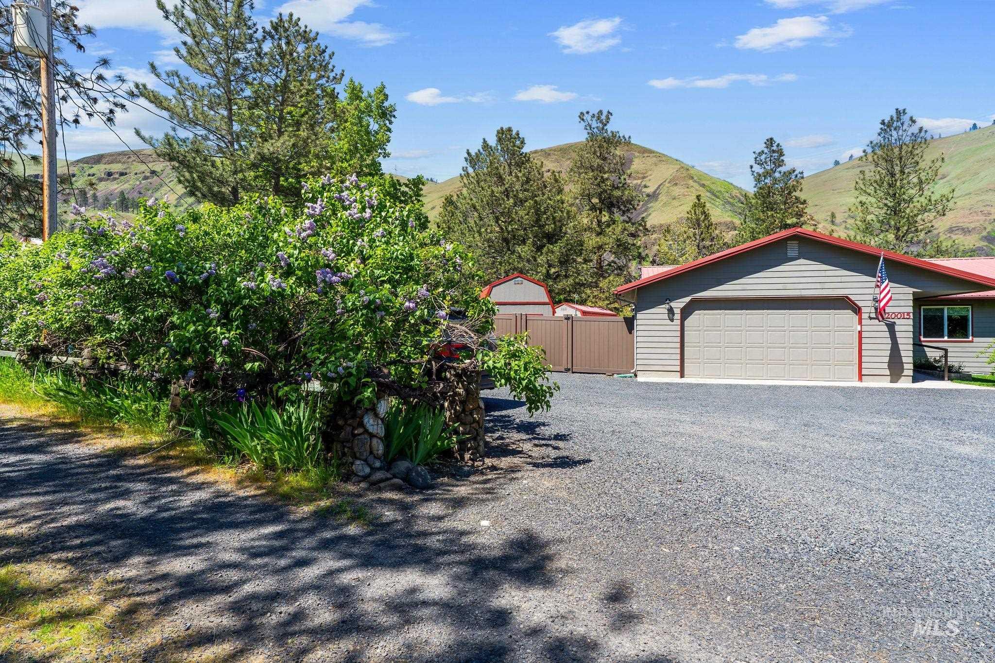 20015 Clark Street, Juliaetta, Idaho 83535, 3 Bedrooms, 2 Bathrooms, Residential For Sale, Price $625,000,MLS 98984687