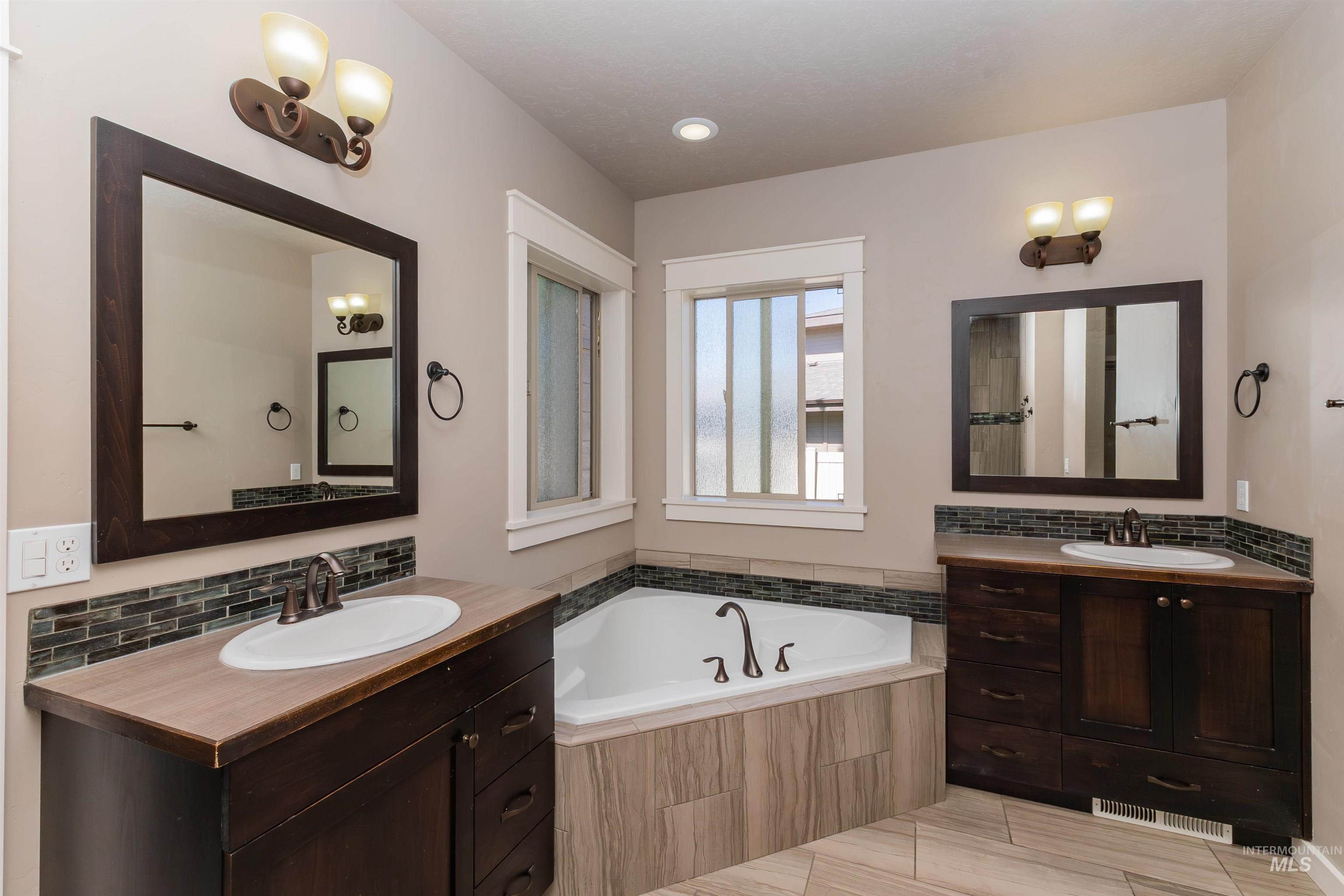 1223 W Sandcrest Ct, Nampa, Idaho 83686, 4 Bedrooms, 2.5 Bathrooms, Residential For Sale, Price $589,900,MLS 98984688
