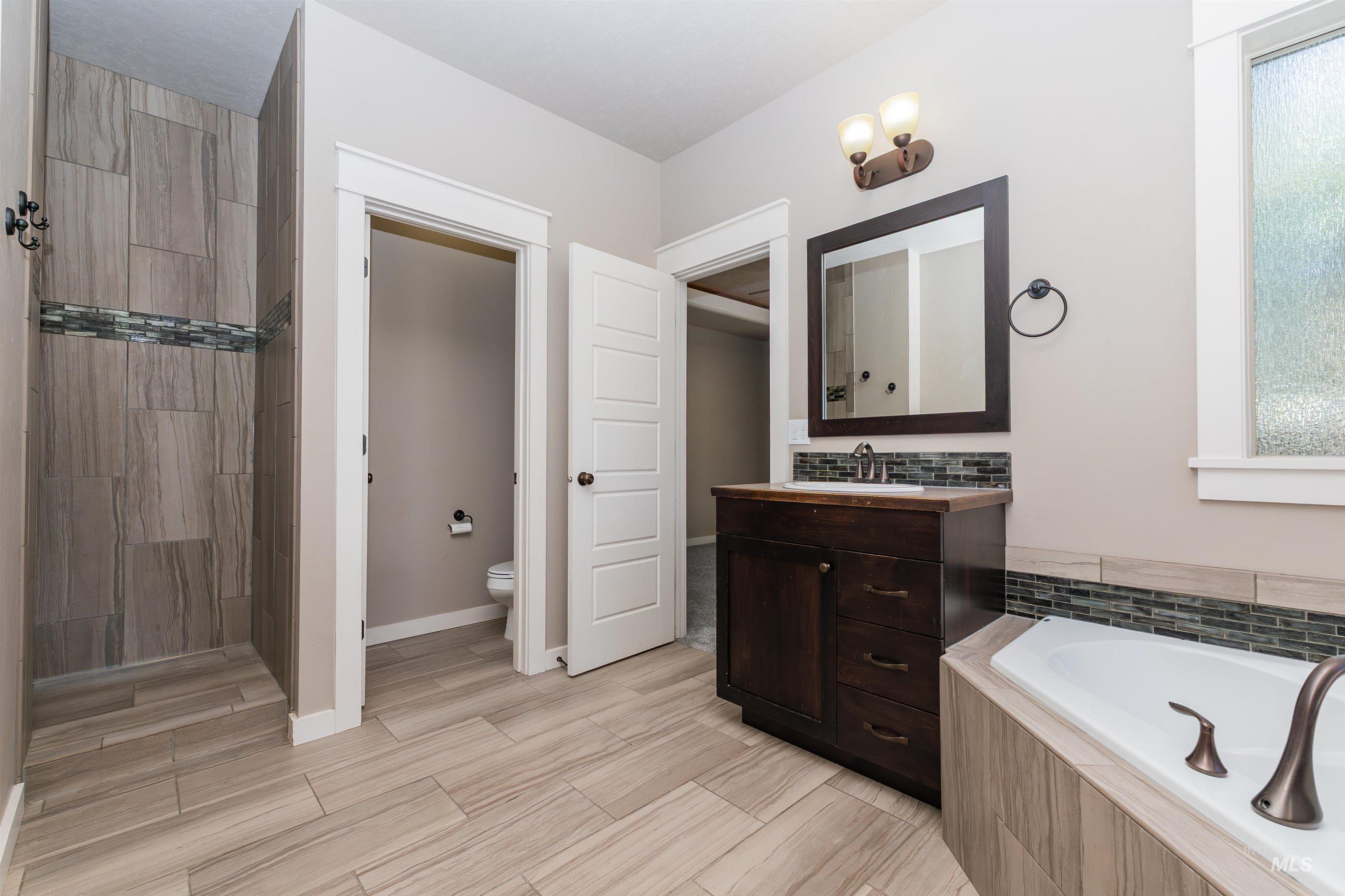 1223 W Sandcrest Ct, Nampa, Idaho 83686, 4 Bedrooms, 2.5 Bathrooms, Residential For Sale, Price $589,900,MLS 98984688