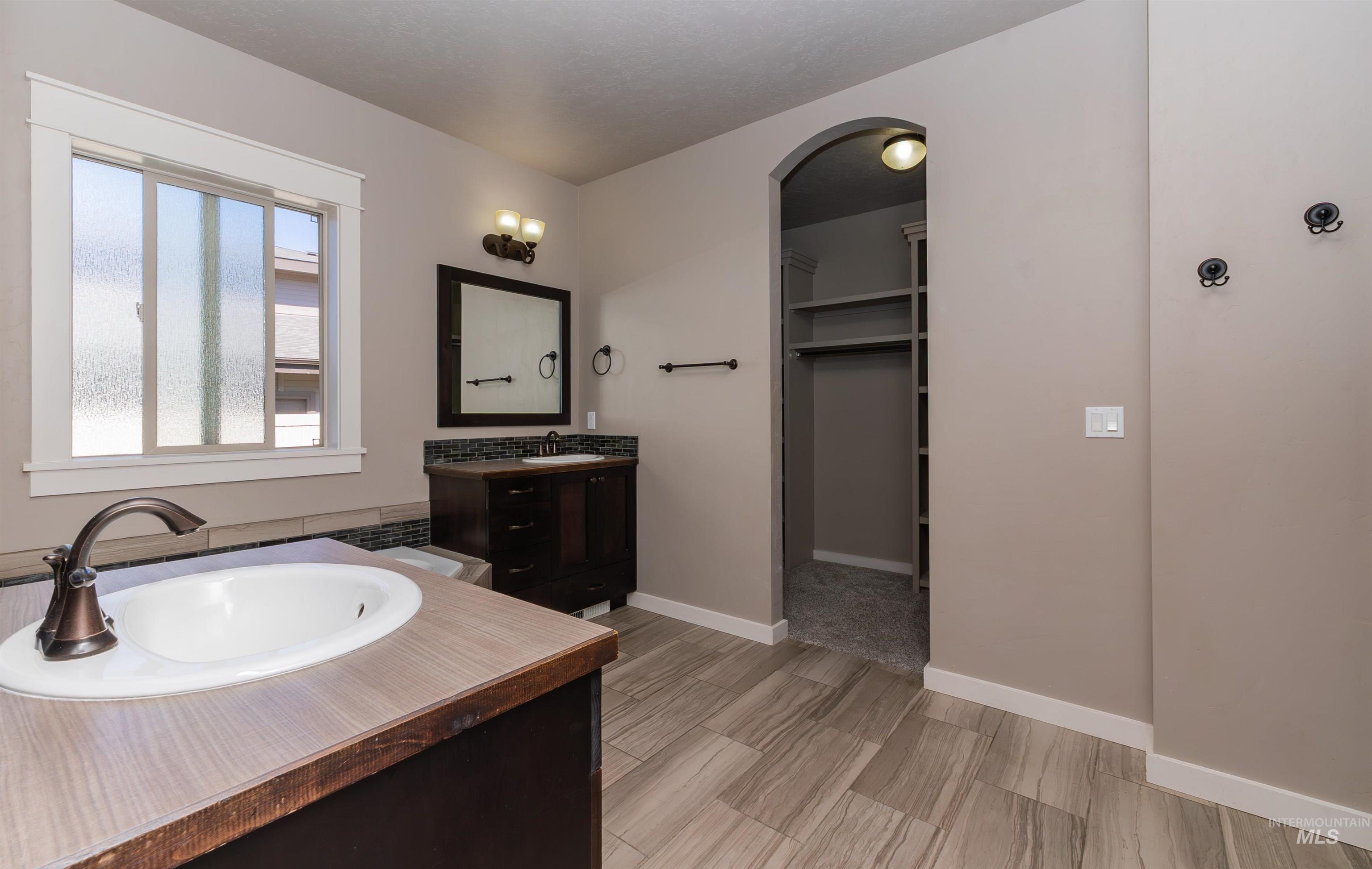 1223 W Sandcrest Ct, Nampa, Idaho 83686, 4 Bedrooms, 2.5 Bathrooms, Residential For Sale, Price $589,900,MLS 98984688
