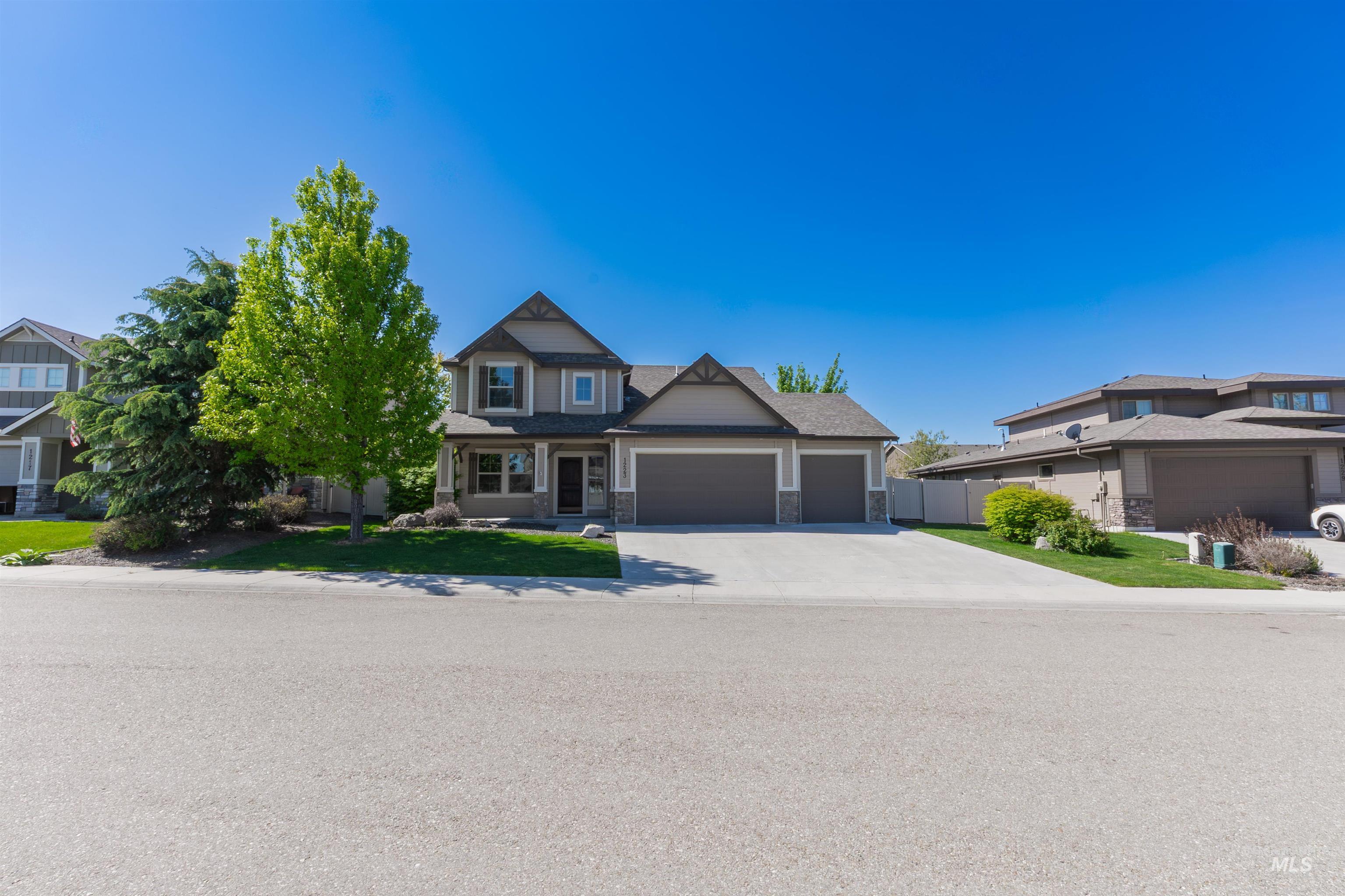 1223 W Sandcrest Ct, Nampa, Idaho 83686, 4 Bedrooms, 2.5 Bathrooms, Residential For Sale, Price $589,900,MLS 98984688