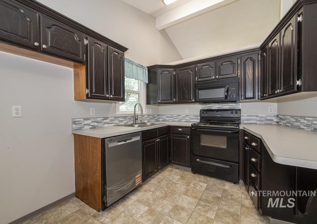 2906 Owyhee Ln, Caldwell, Idaho 83605, 3 Bedrooms, 2 Bathrooms, Residential For Sale, Price $354,900,MLS 98984692