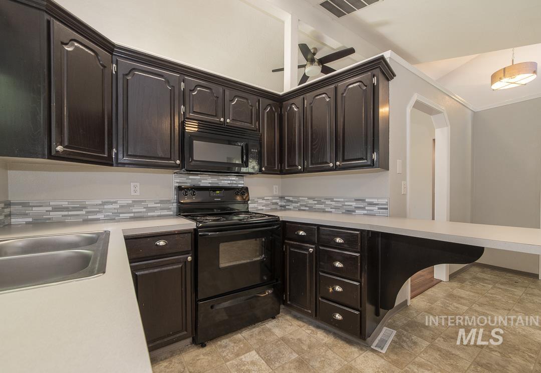 2906 Owyhee Ln, Caldwell, Idaho 83605, 3 Bedrooms, 2 Bathrooms, Residential For Sale, Price $354,900,MLS 98984692