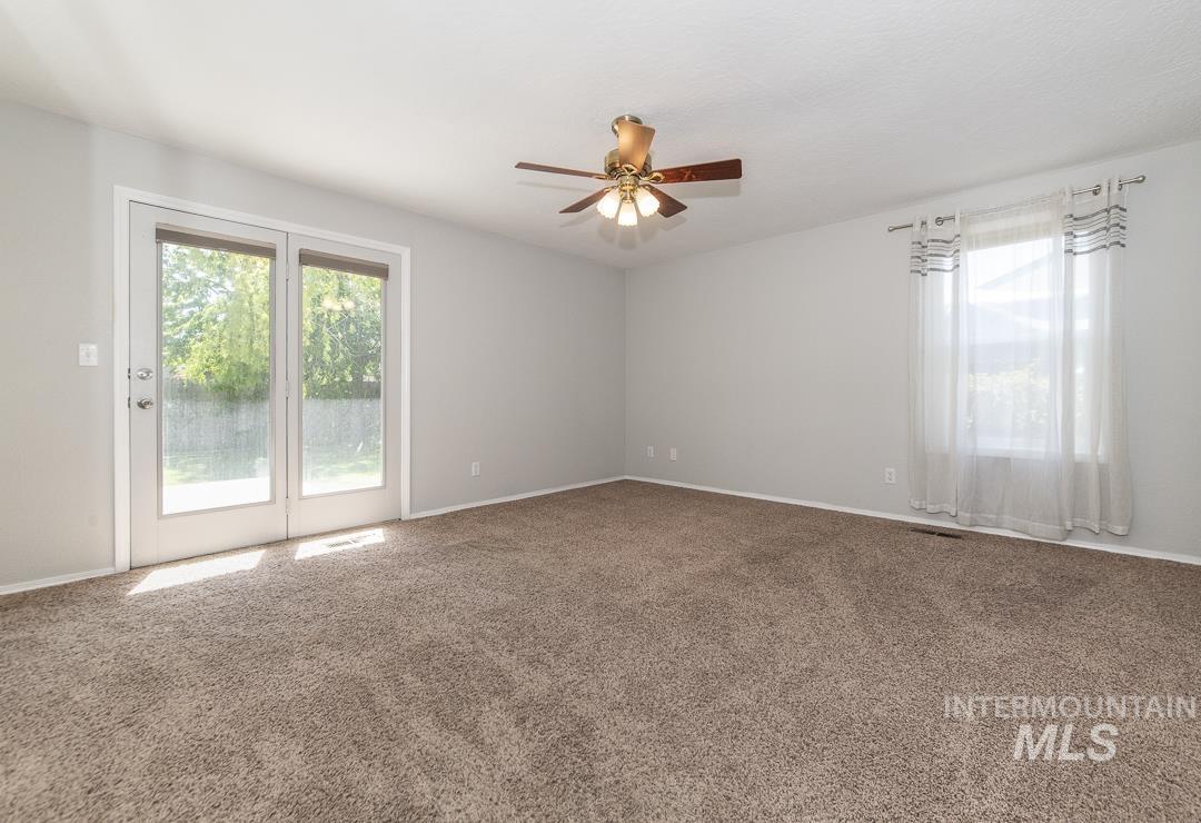 2906 Owyhee Ln, Caldwell, Idaho 83605, 3 Bedrooms, 2 Bathrooms, Residential For Sale, Price $354,900,MLS 98984692