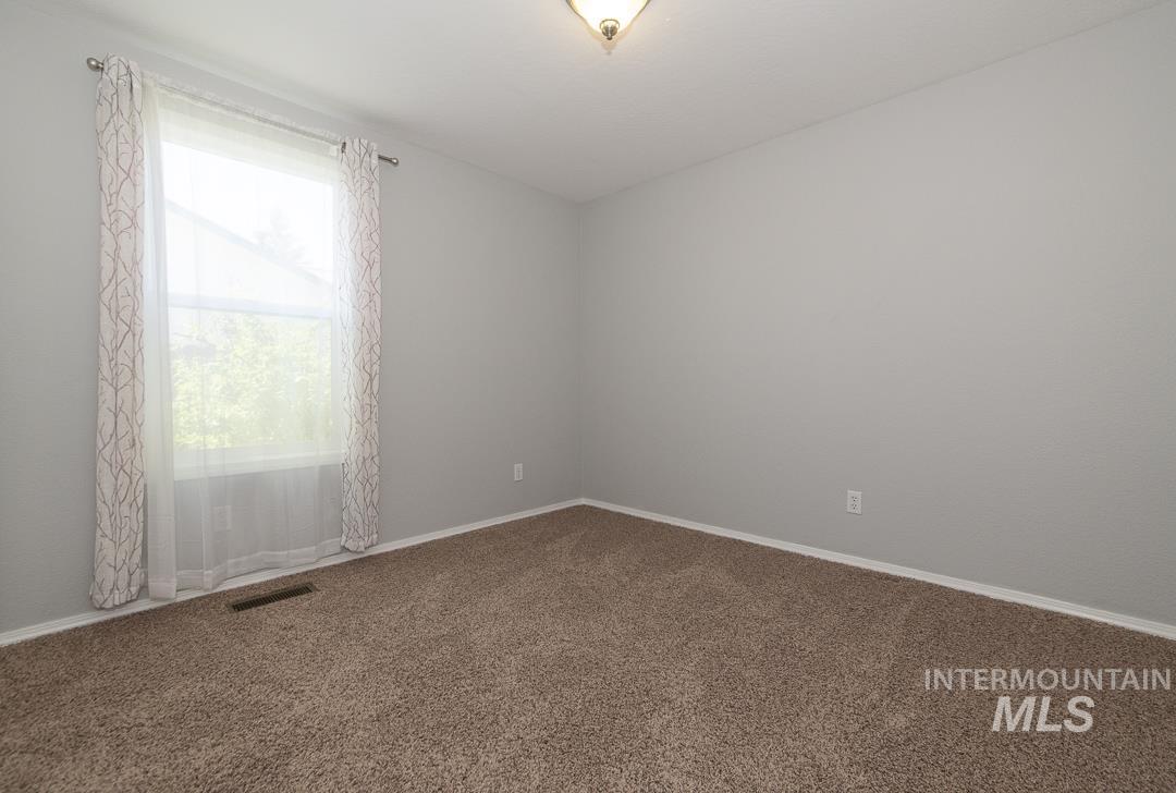 2906 Owyhee Ln, Caldwell, Idaho 83605, 3 Bedrooms, 2 Bathrooms, Residential For Sale, Price $354,900,MLS 98984692