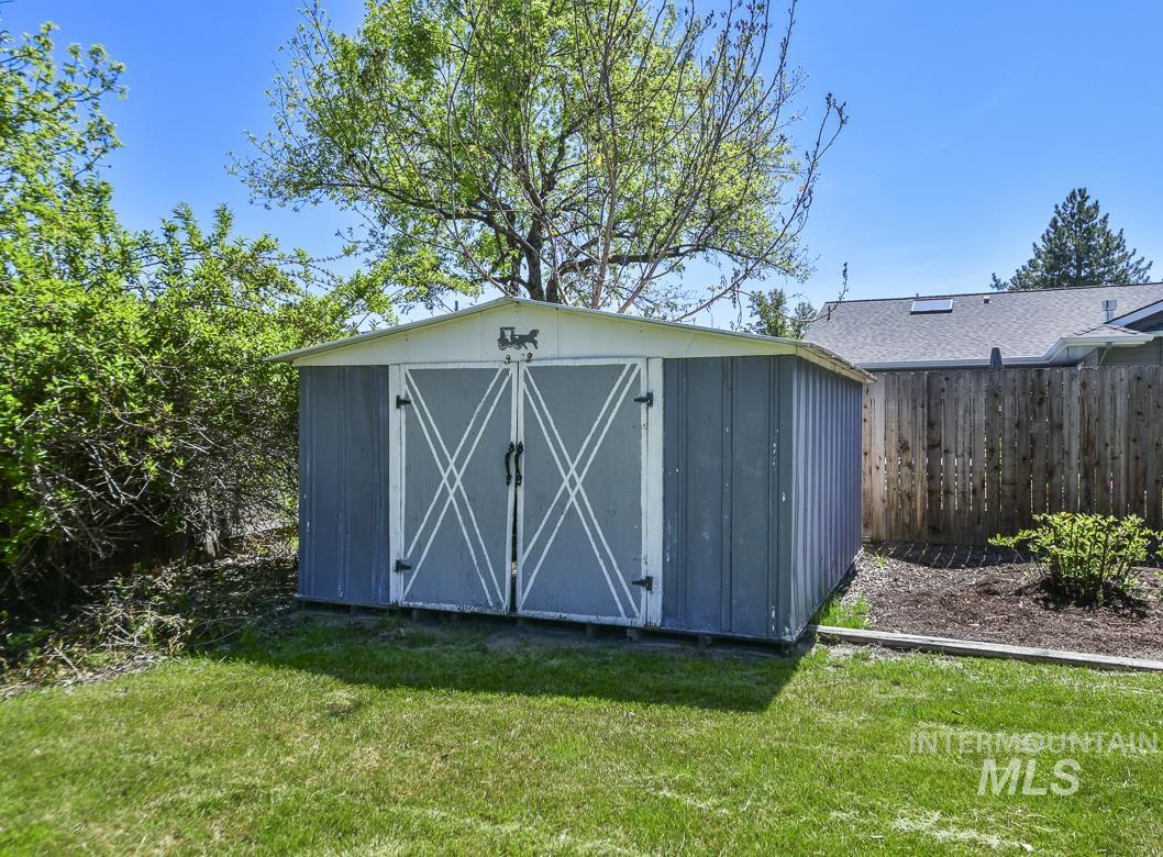 2906 Owyhee Ln, Caldwell, Idaho 83605, 3 Bedrooms, 2 Bathrooms, Residential For Sale, Price $354,900,MLS 98984692