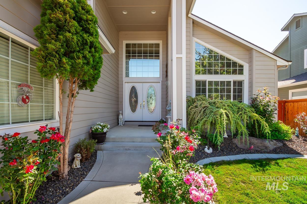 5674 N Heathrow Way, Boise, Idaho 83713, 3 Bedrooms, 2.5 Bathrooms, Residential For Sale, Price $575,000,MLS 98984694