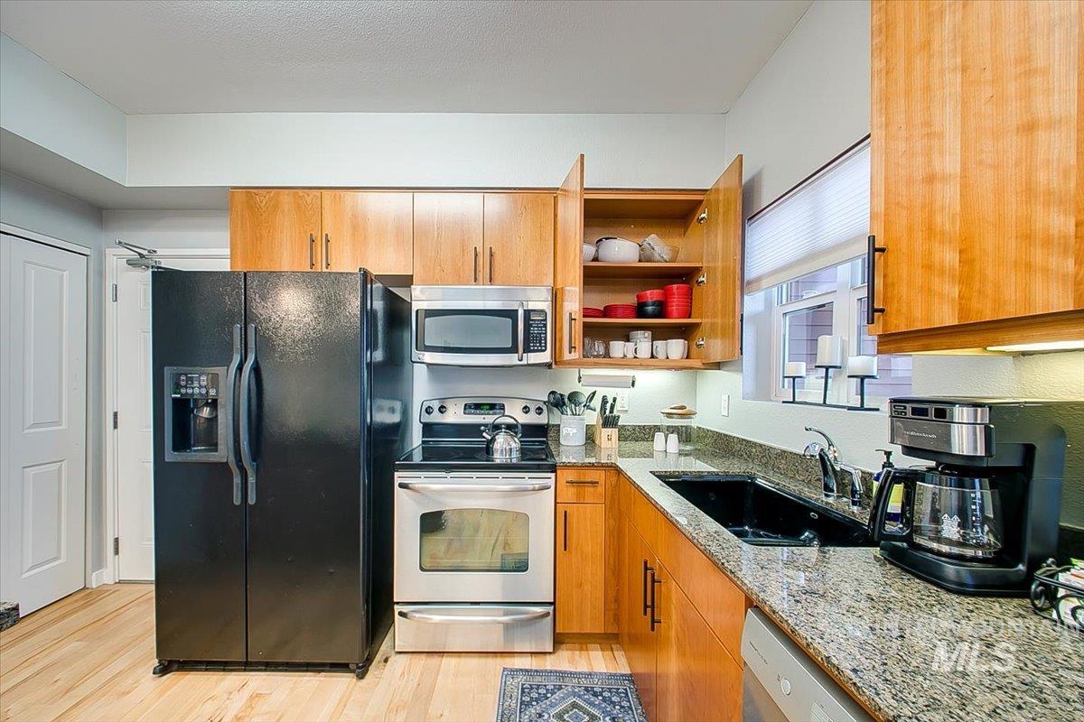 1463 W Grand Ave, Boise, Idaho 83702, 2 Bedrooms, 1 Bathroom, Residential For Sale, Price $384,900,MLS 98984695
