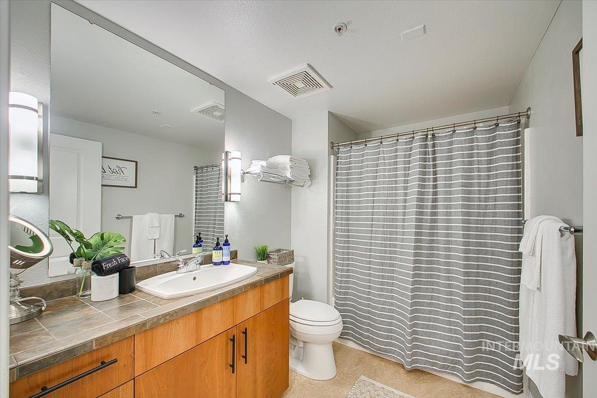 1463 W Grand Ave, Boise, Idaho 83702, 2 Bedrooms, 1 Bathroom, Residential For Sale, Price $384,900,MLS 98984696