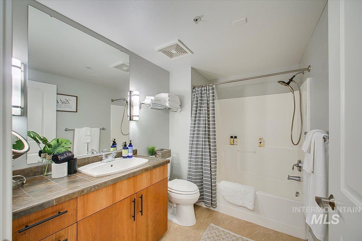 1463 W Grand Ave, Boise, Idaho 83702, 2 Bedrooms, 1 Bathroom, Residential For Sale, Price $384,900,MLS 98984696