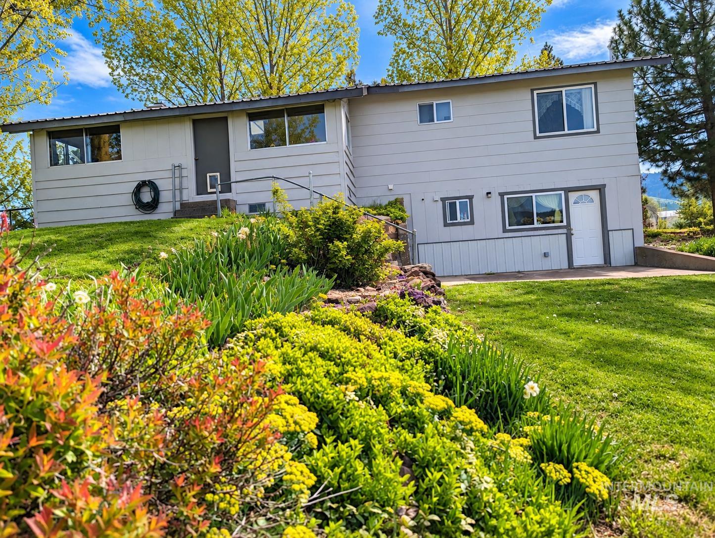 2127 Hwy 95, Council, Idaho 83612, 3 Bedrooms, 2.5 Bathrooms, Residential For Sale, Price $635,000,MLS 98984697