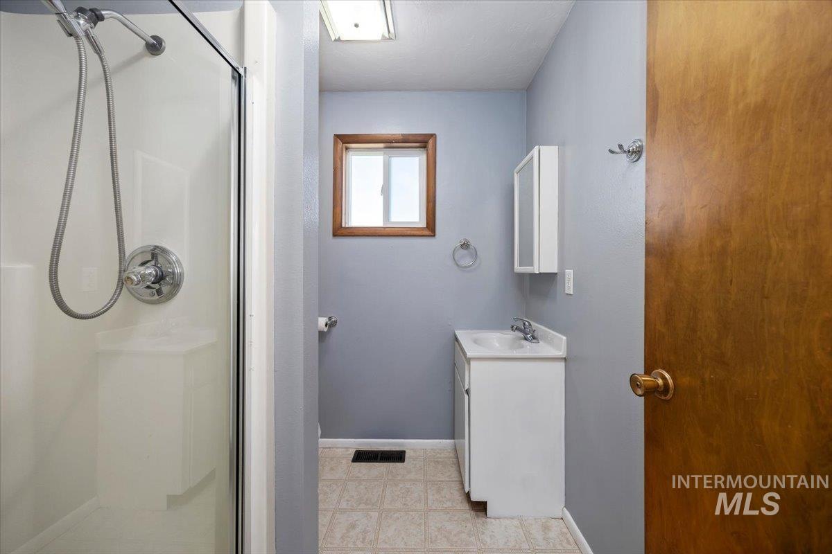 622 E 3600 N, Castleford, Idaho 83321-6402, 2 Bedrooms, 2 Bathrooms, Residential For Sale, Price $365,000,MLS 98984699