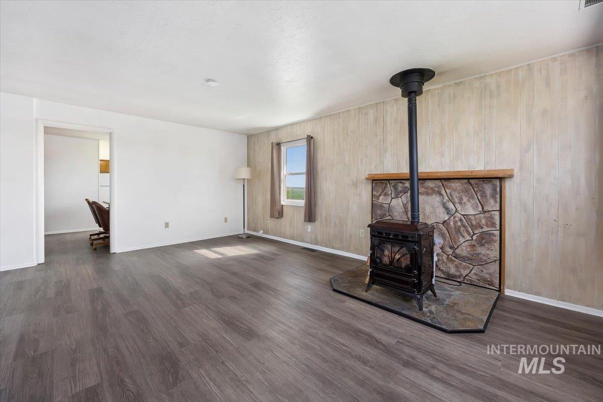 622 E 3600 N, Castleford, Idaho 83321-6402, 2 Bedrooms, 2 Bathrooms, Residential For Sale, Price $365,000,MLS 98984699