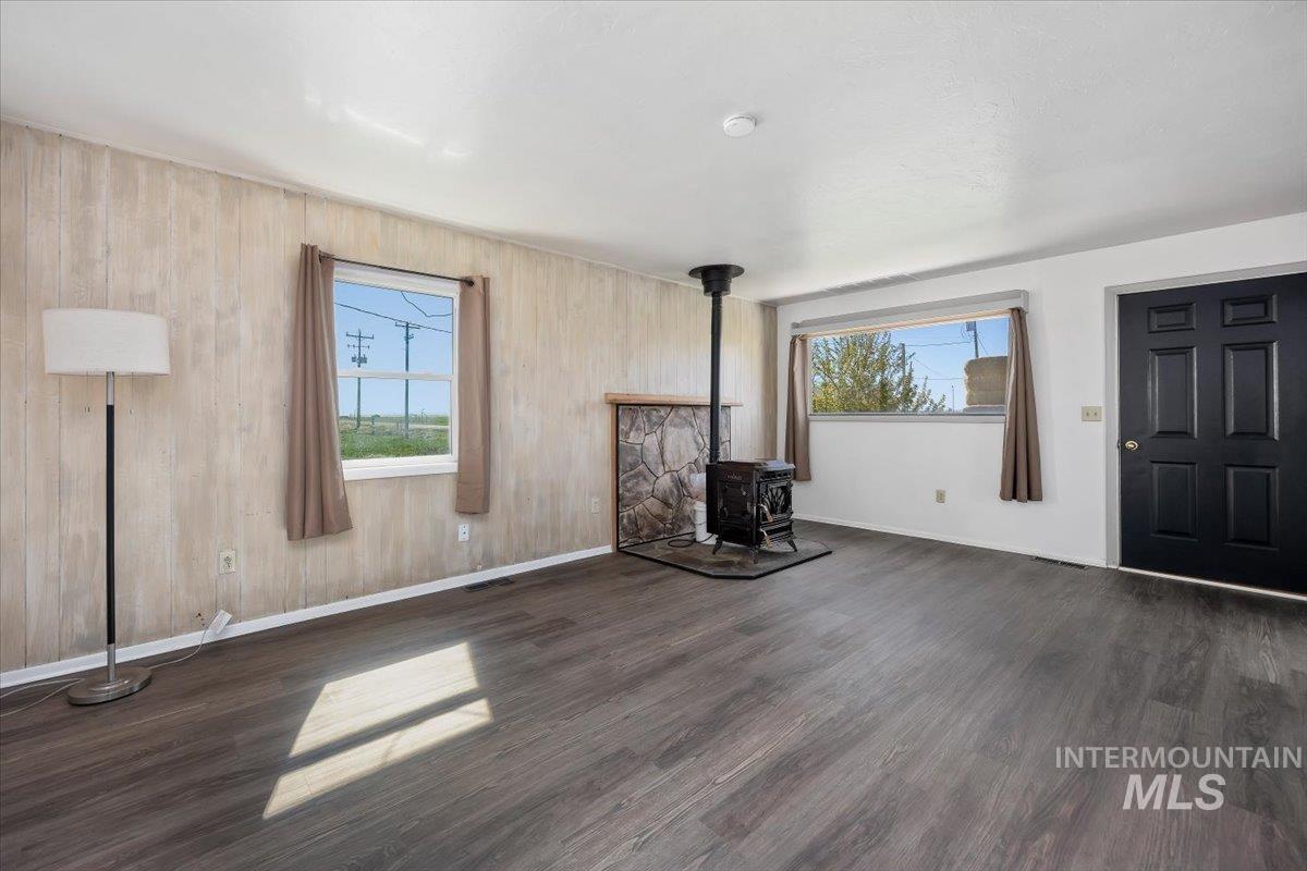 622 E 3600 N, Castleford, Idaho 83321-6402, 2 Bedrooms, 2 Bathrooms, Residential For Sale, Price $365,000,MLS 98984699