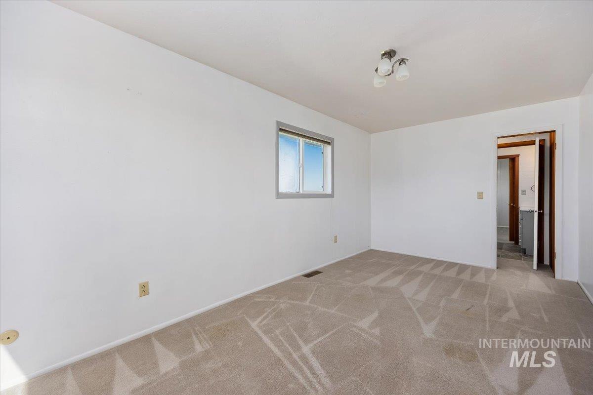 622 E 3600 N, Castleford, Idaho 83321-6402, 2 Bedrooms, 2 Bathrooms, Residential For Sale, Price $365,000,MLS 98984699