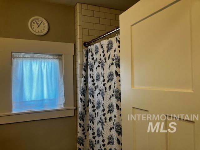 1138 14th Avenue, Lewiston, Idaho 83501, 2 Bedrooms, 1 Bathroom, Residential For Sale, Price $335,000, 98984702